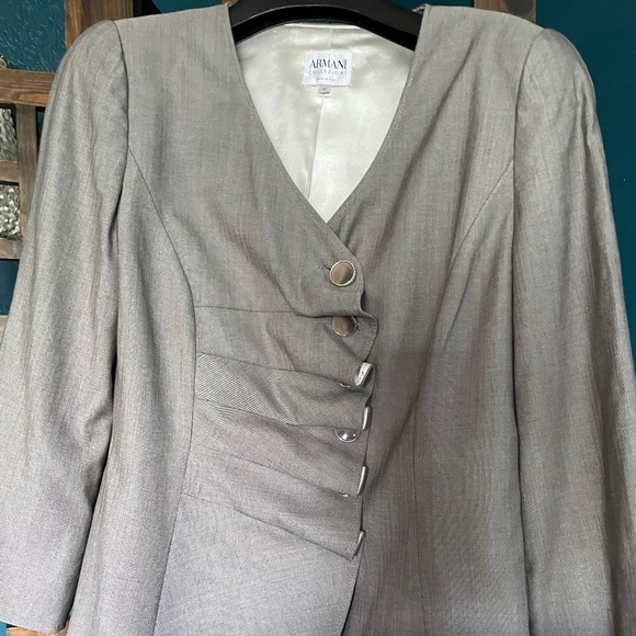 Armani Collecione light grey skirt suit (2-pc), EU 48, US 12, EUC. - Picture 4 of 7